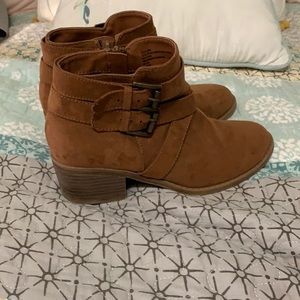 Girls Booties size 3